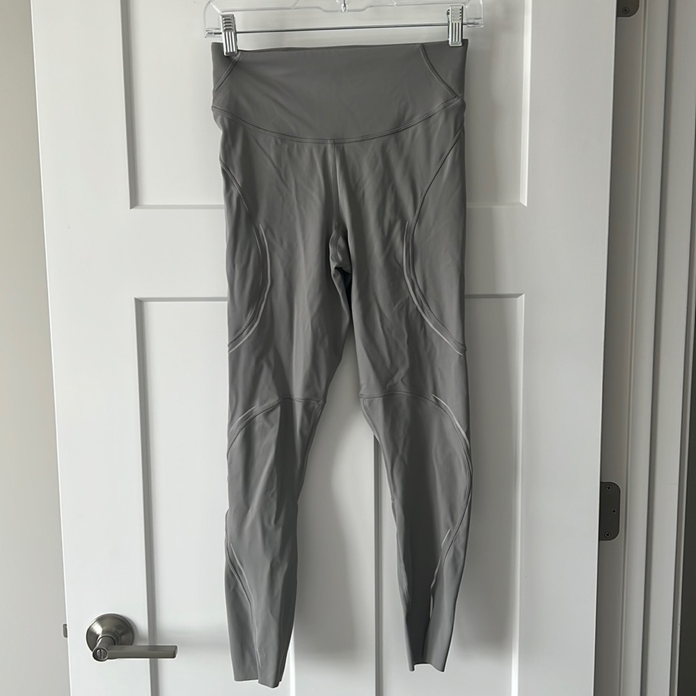 FINAL OFFER-Like new lululemon reflective running leggings